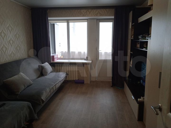 2-к. квартира, 48 м², 1/3 эт.