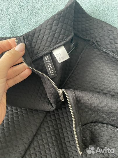 Черная мини-юбка