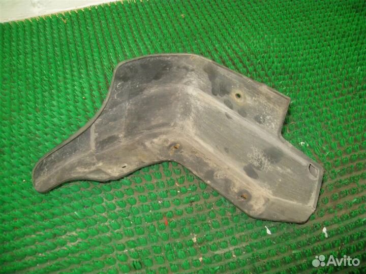 Брызговик передний правый Honda Civic 5D (FN) 2008