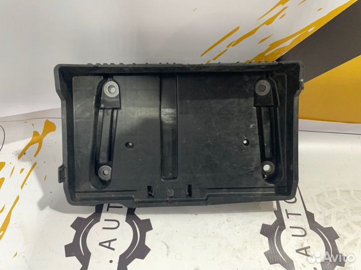 Площадка под аккумулятор Mercedes W213 2.0D 2017