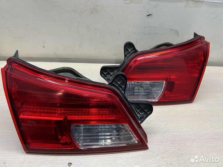 Фонарь крышки багажника Subaru Legacy Outback