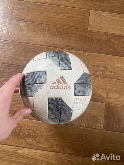 Футбольный мяч adidas telstar fifa 2018