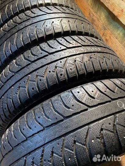 Bridgestone Ice Cruiser 7000 235/65 R17