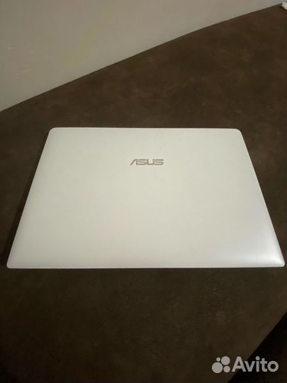 Ноутбук asus