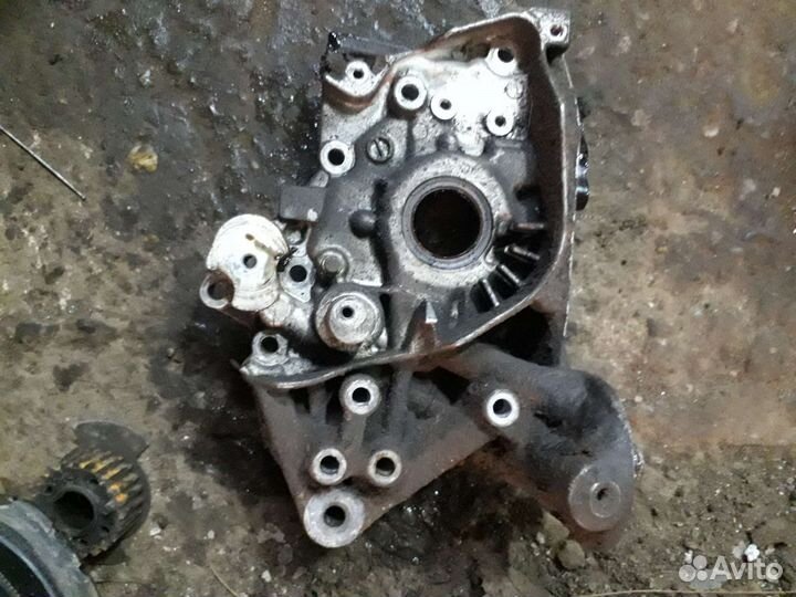 Двигатель 4G18 на запчасти