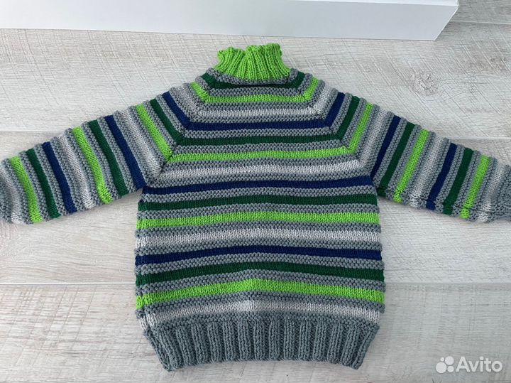 Свитер вязанный шерсть ручная работа