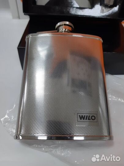 Фляжка карманная из нержавейки с рюмками и лейкой