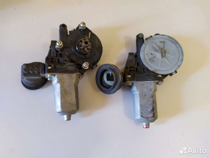 Моторчик Стеклоподъемника на Тойоту