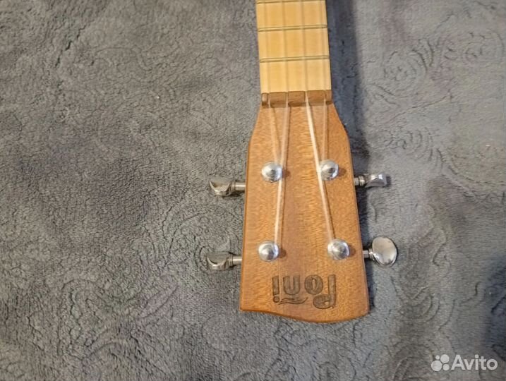 Гитара укулеле