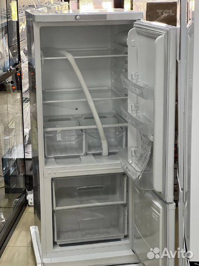 Холодильник Indesit ES 15 белый