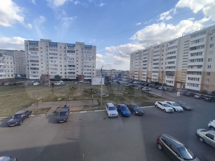 2-к. квартира, 52 м², 3/5 эт.