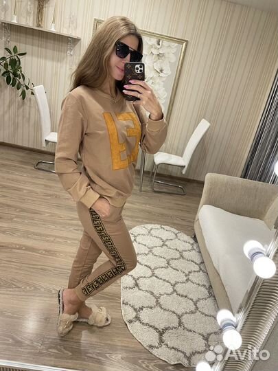 Костюм спортивный 42 рр