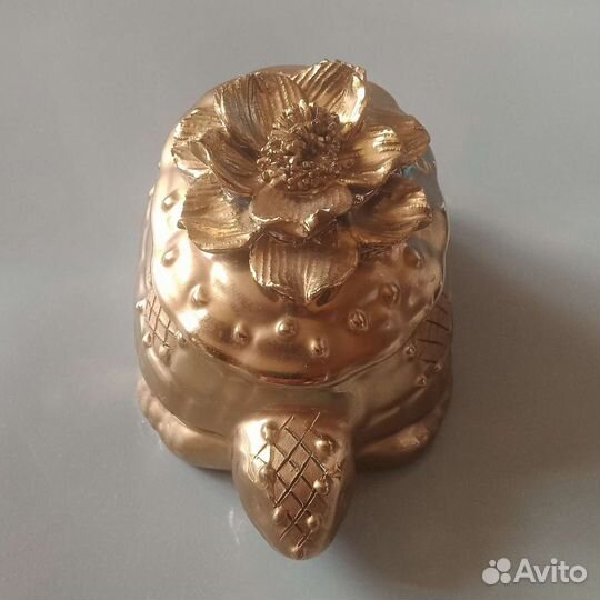 Фарфоровая шкатулка