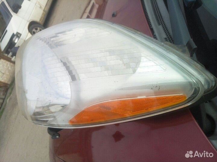 Фара левая Toyota Yaris Hb Usa 06-08