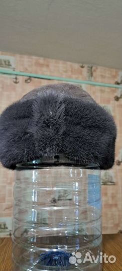 Женские меховые шапки