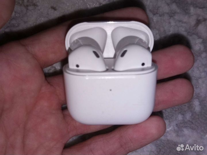 Беспроводные наушники apple