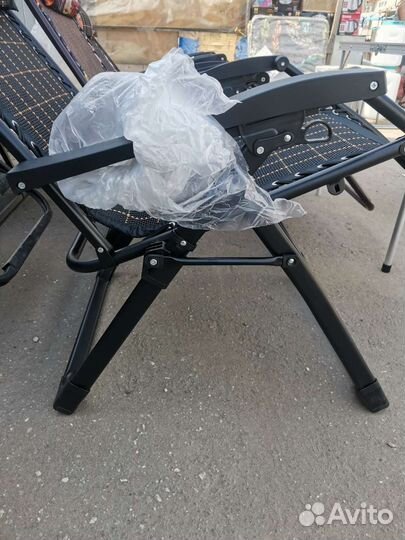 Кресло шезлонг складное, лежак садовое