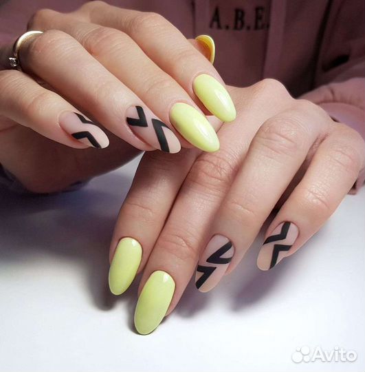 Маникюр с покрытием гель-лаком