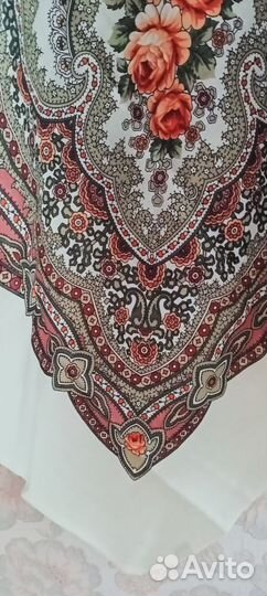 Павловопосадский шерстяной платок