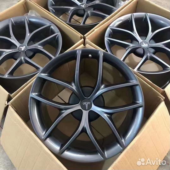 Оригинал Литые диски Tesla 3 Перформанс r19