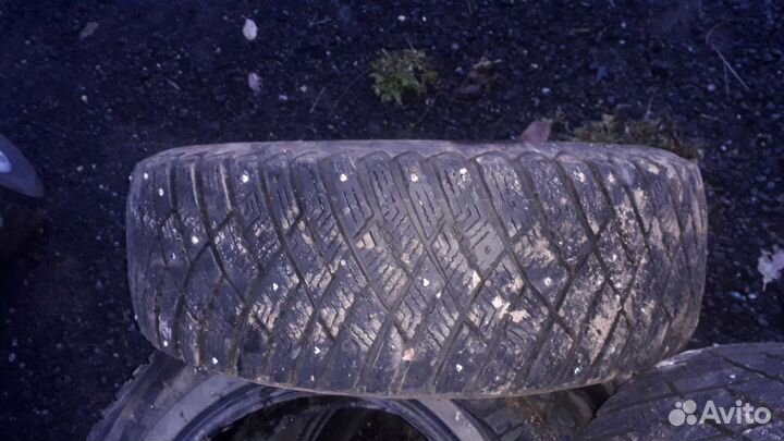Goodyear UltraGrip 215/65 R16
