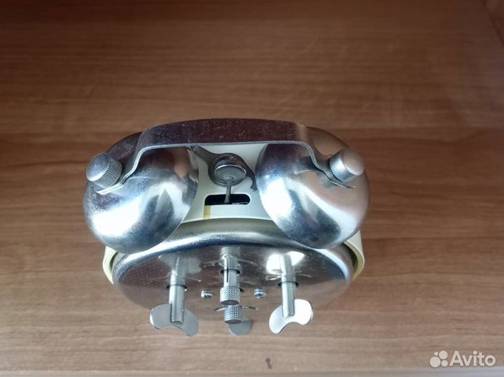 Часы будильник СССР