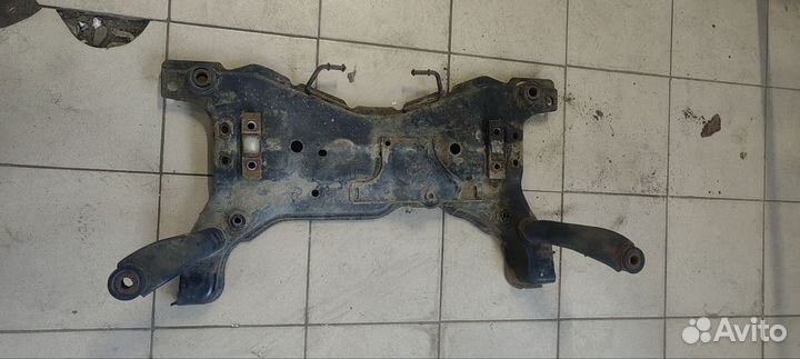 Подрамник передний Mazda 3