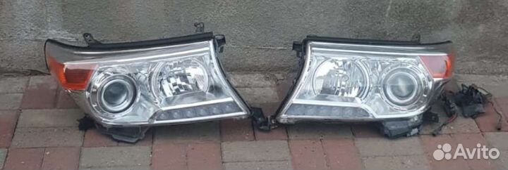 Фары передние Toyota Landcruiser 200