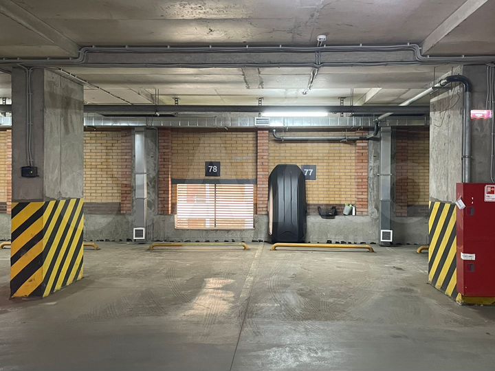 Машиноместо, 16 м²