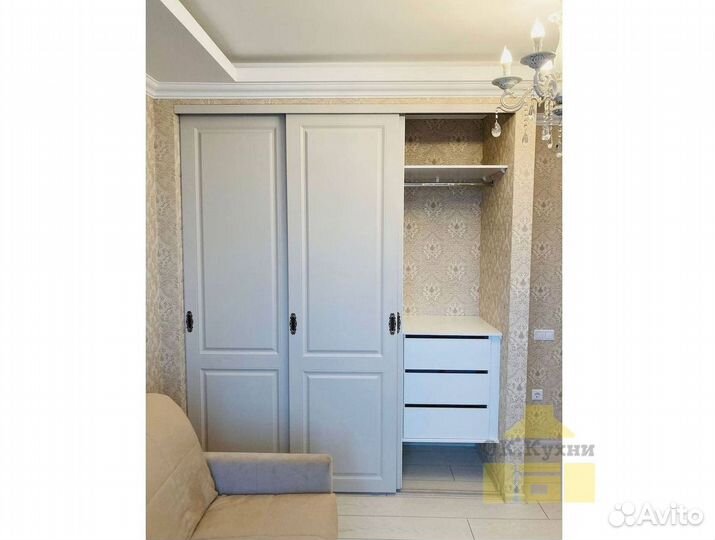 Распашной шкаф