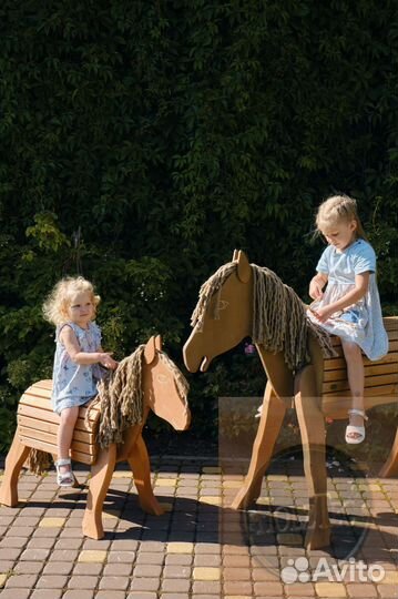 Лошадка Луна