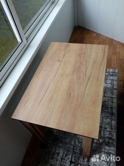 Продается стол