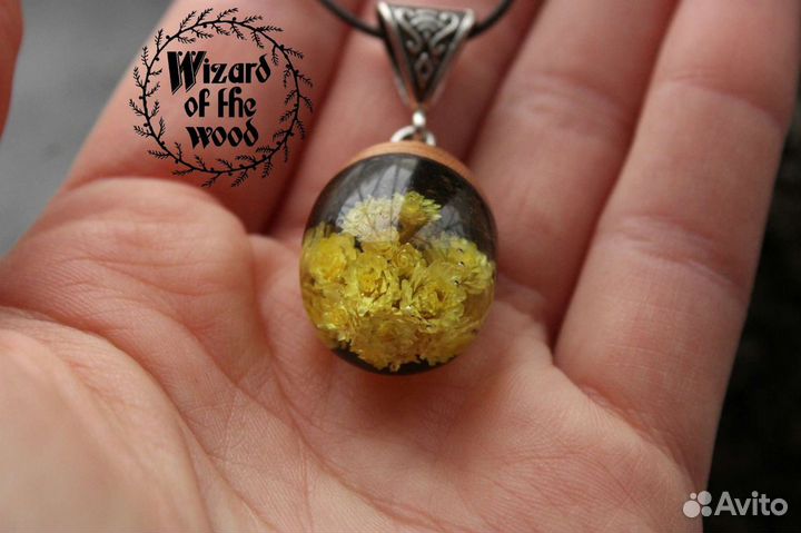 Украшения из ювелирной смолы ручной работы