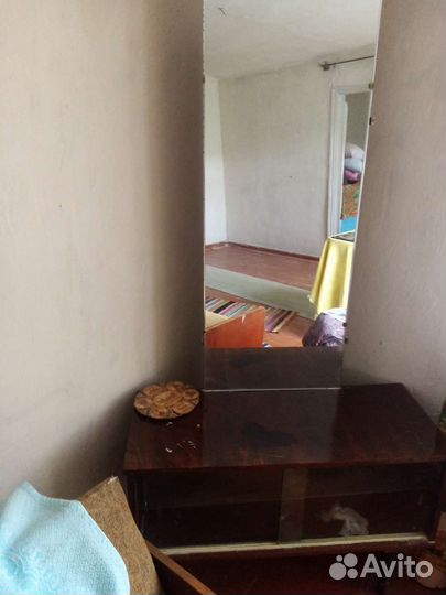 Трюмо с зеркалом