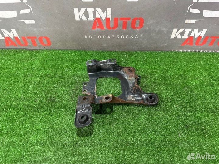 Кронштейн акб Ford Focus 3 седан 2.0L duratec DI