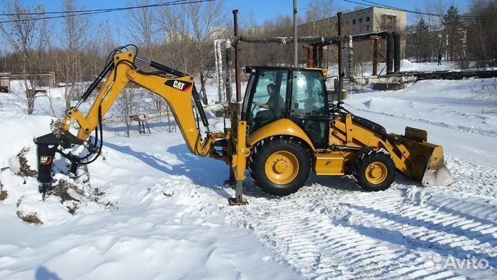 Аренда экскаватора-погрузчика с гидромолотом сат