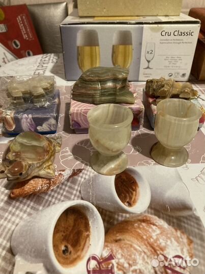 Фигурки из оникса (+2 подсвечника и две рюмочки)