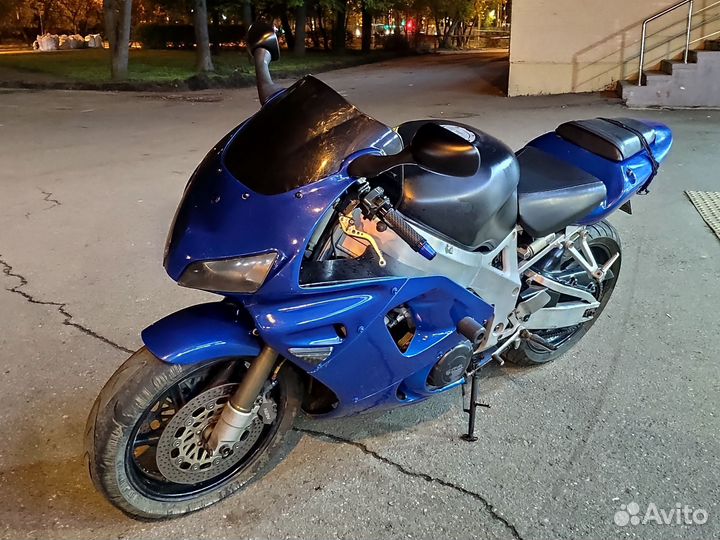Honda cbr900rr fireblade