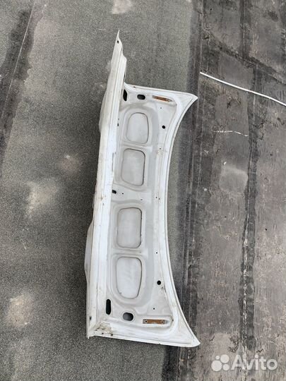 Toyota corolla 114 крышка багажника