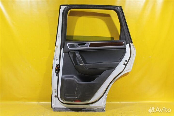 Дверь задняя правая Volkswagen Touareg NF CRC