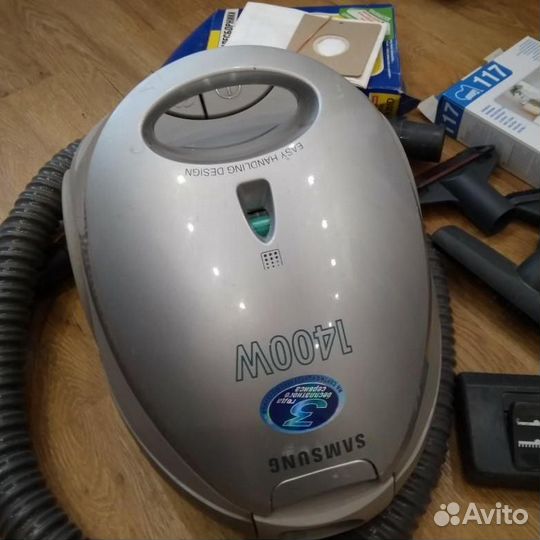 Продаю пылесос Самсунг 1400 W