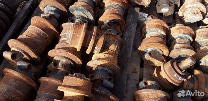 Каток опорный на экскаватор volvo EC360B