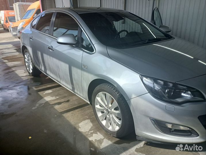 Opel Astra 1.6 МТ, 2012, 148 000 км