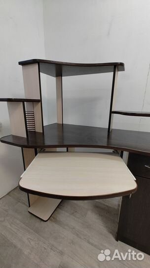 Стол компьютерный