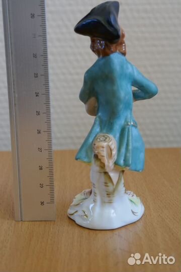 Фарфоровая статуэтка серии 