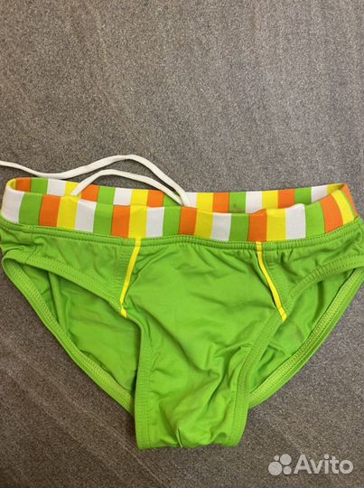 Пакетом костюм molo и плавки пляжные фирма Nirey