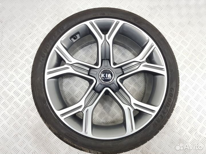 Диск литой R19 Kia Stinger GT