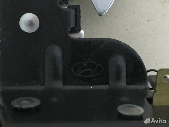 Замок багажника Hyundai Santa Fe SM Santa Fe Class