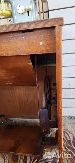 Швейная машинка чайка 142м