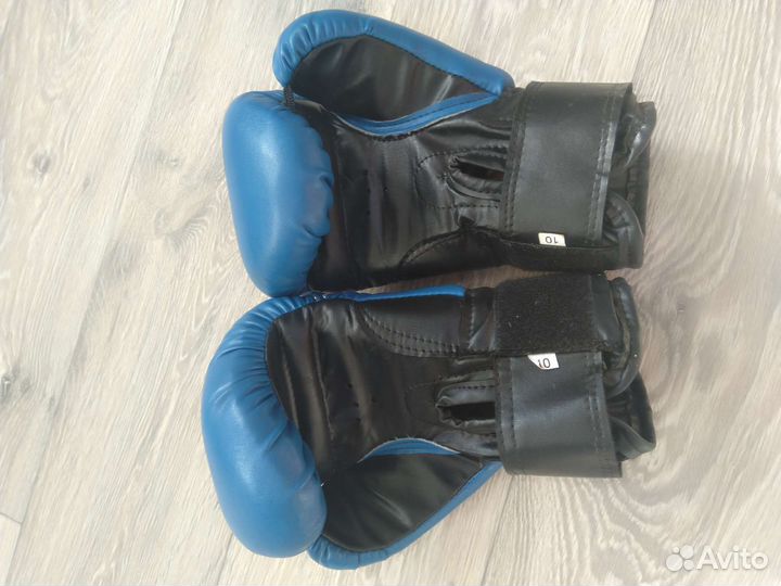 Боксерские перчатки